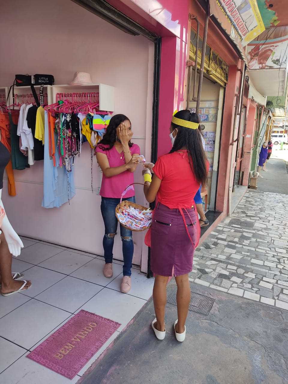 Camacã: Secretaria de Assistência Social comemora o Dia Internacional da Mulher com mensagens de conscientização e distribuição de lembranças.
